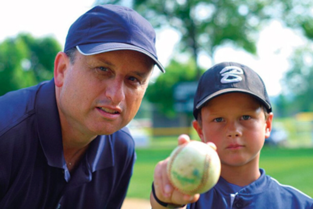 matt beagle with a little league baseball player